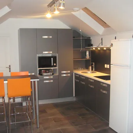 Oyats Baie Apartman *